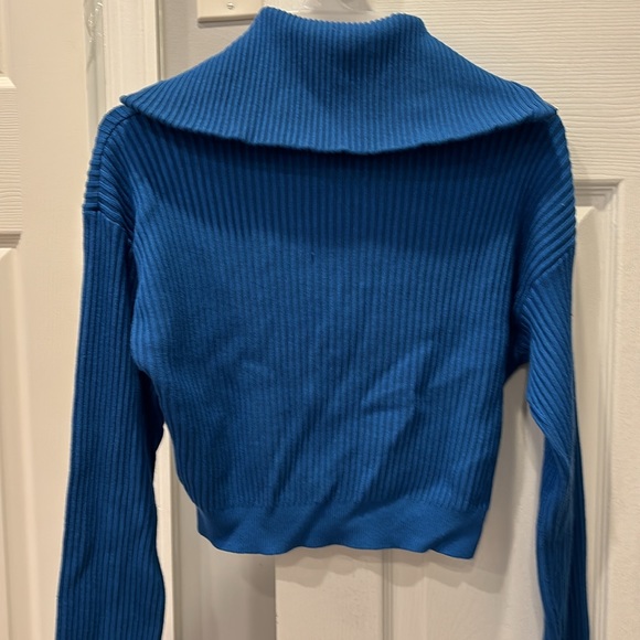 Cropped sweater - Picture 3 of 4